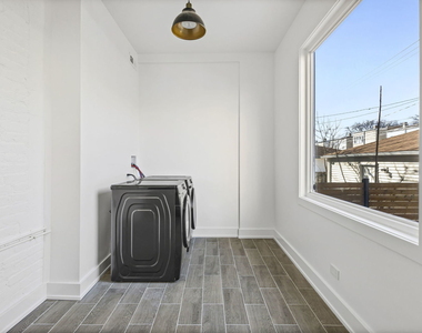 3934 N Sawyer Avenue - Photo Thumbnail 15