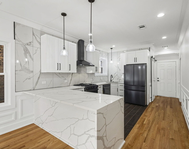 3934 N Sawyer Avenue - Photo Thumbnail 6