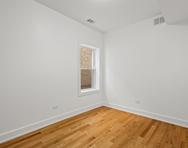 3934 N Sawyer Avenue - Photo Thumbnail 13
