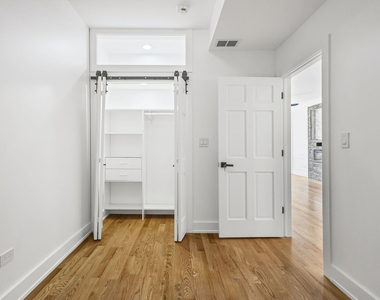 3934 N Sawyer Avenue - Photo Thumbnail 10