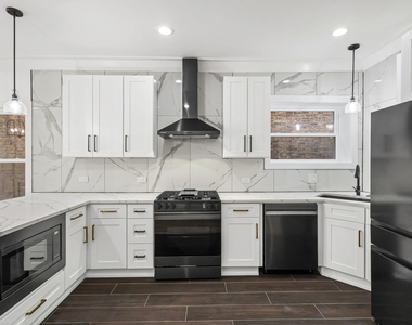 3934 N Sawyer Avenue - Photo Thumbnail 7