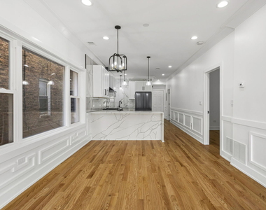 3934 N Sawyer Avenue - Photo Thumbnail 4
