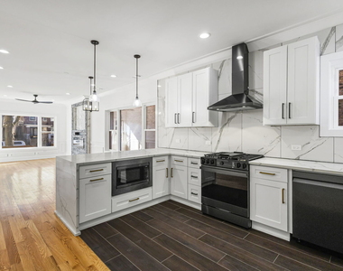 3934 N Sawyer Avenue - Photo Thumbnail 8