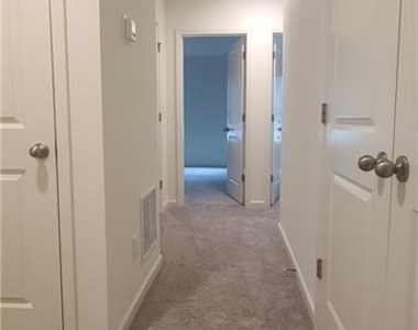 1516 Vernon Boulevard - Photo Thumbnail 5