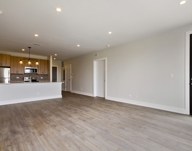 2111 S Halsted Street - Photo Thumbnail 5