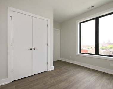 2111 S Halsted Street - Photo Thumbnail 9