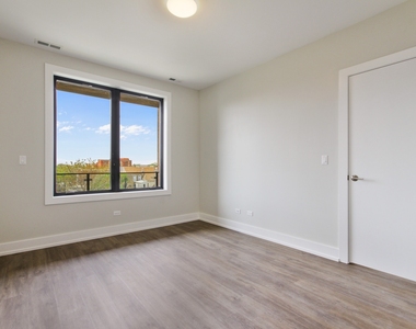 2111 S Halsted Street - Photo Thumbnail 8