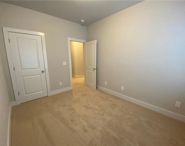 3779 Oxford Circle - Photo Thumbnail 14