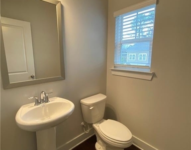 3779 Oxford Circle - Photo Thumbnail 8
