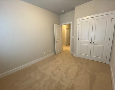 3779 Oxford Circle - Photo Thumbnail 12