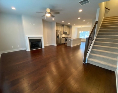 3779 Oxford Circle - Photo Thumbnail 6