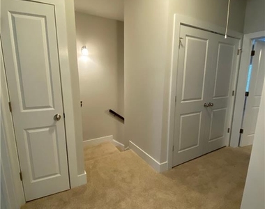 3779 Oxford Circle - Photo Thumbnail 9