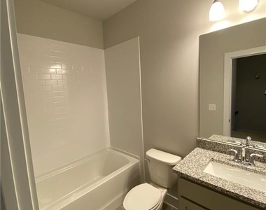 3779 Oxford Circle - Photo Thumbnail 13