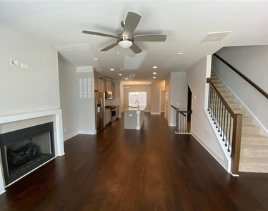 3779 Oxford Circle - Photo Thumbnail 5