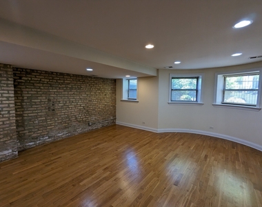 2834 N Albany Avenue - Photo Thumbnail 4