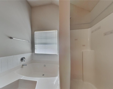 205 Oak Terrace Drive - Photo Thumbnail 9
