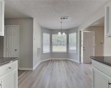 205 Oak Terrace Drive - Photo Thumbnail 4