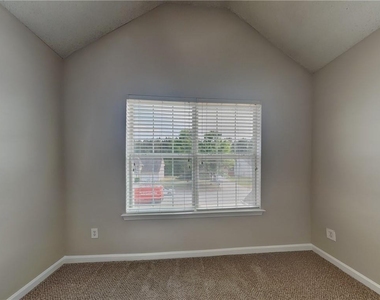 205 Oak Terrace Drive - Photo Thumbnail 12