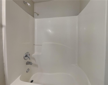205 Oak Terrace Drive - Photo Thumbnail 15