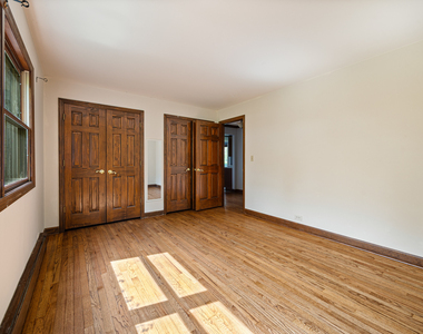 1702 E Northwest Highway - Photo Thumbnail 10
