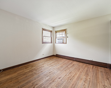 1702 E Northwest Highway - Photo Thumbnail 12