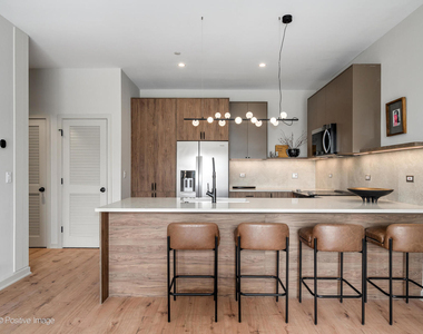 1235 N Ashland Avenue - Photo Thumbnail 14