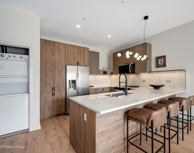 1235 N Ashland Avenue - Photo Thumbnail 7