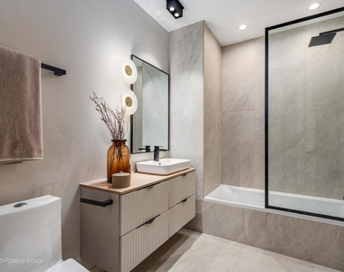 1235 N Ashland Avenue - Photo Thumbnail 6