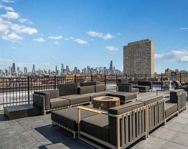 1235 N Ashland Avenue - Photo Thumbnail 21