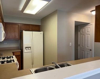 616 Lincoln Station Drive - Photo Thumbnail 6