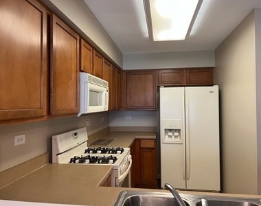 616 Lincoln Station Drive - Photo Thumbnail 4