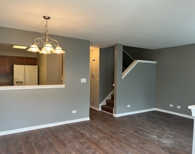 616 Lincoln Station Drive - Photo Thumbnail 3
