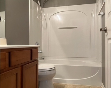 616 Lincoln Station Drive - Photo Thumbnail 14