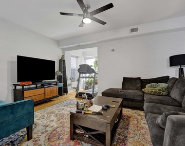 3226 W Potomac Avenue - Photo Thumbnail 1