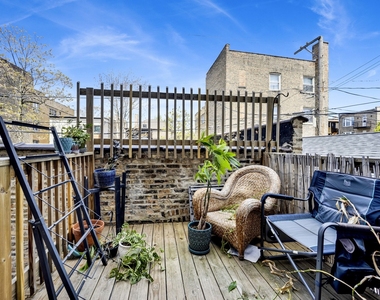3226 W Potomac Avenue - Photo Thumbnail 8