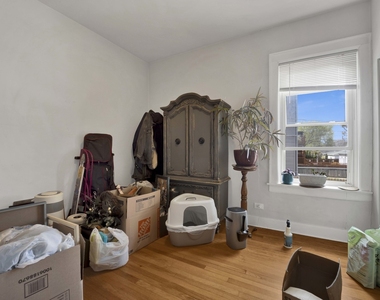 3226 W Potomac Avenue - Photo Thumbnail 6