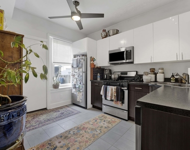 3226 W Potomac Avenue - Photo Thumbnail 3