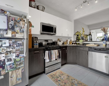 3226 W Potomac Avenue - Photo Thumbnail 2