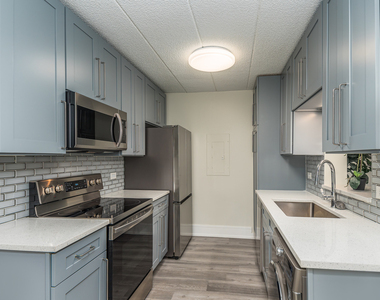 637 E Woodland Park Avenue - Photo Thumbnail 6