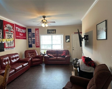 194 Strickland Avenue - Photo Thumbnail 6
