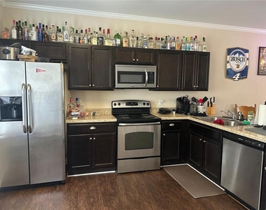 194 Strickland Avenue - Photo Thumbnail 2