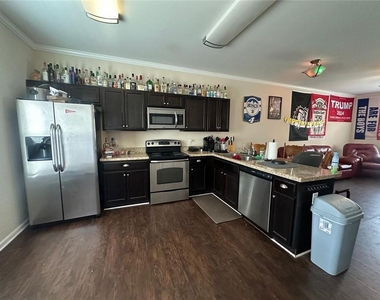 194 Strickland Avenue - Photo Thumbnail 1