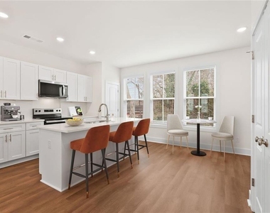 195 W Lake Avenue Nw - Photo Thumbnail 3