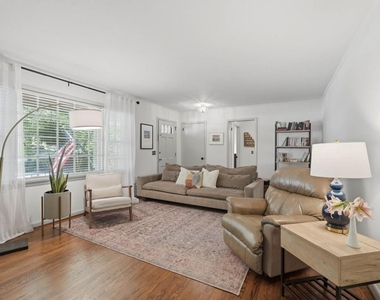 1338 Northwood Circle Ne - Photo Thumbnail 9