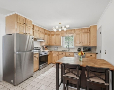1338 Northwood Circle Ne - Photo Thumbnail 3