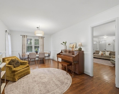 1338 Northwood Circle Ne - Photo Thumbnail 6