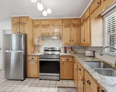 1338 Northwood Circle Ne - Photo Thumbnail 4