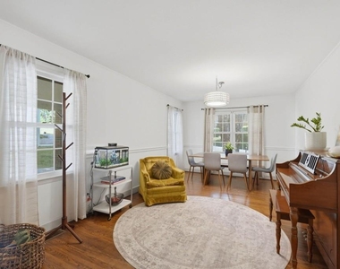 1338 Northwood Circle Ne - Photo Thumbnail 5