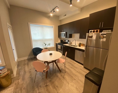 933 W Belle Plaine Avenue - Photo Thumbnail 2