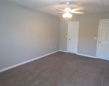 252 Tara Commons Drive - Photo Thumbnail 10